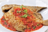 Cá chim chiên xốt cà Cá chim chiên xốt cà