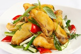 Độc đáo cá xào lá quế Độc đáo cá xào lá quế