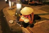 “Giải cứu” cháu bé 8 tháng tuổi bị mẹ ruột đưa đi xin tiền suốt đêm “Giải cứu” cháu bé 8 tháng tuổi bị mẹ ruột đưa đi xin tiền suốt đêm
