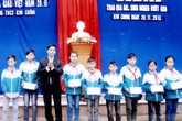 Tặng 25 suất học bổng cho học sinh nghèo vượt khó Tặng 25 suất học bổng cho học sinh nghèo vượt khó