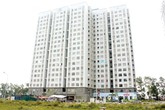 Hàng loạt nhà thu nhập thấp bị rao bán Hàng loạt nhà thu nhập thấp bị rao bán