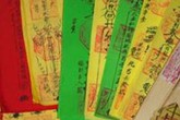 Giám đốc bỏ nghìn đô giải duyên, xin bùa yêu chống 'ế' Giám đốc bỏ nghìn đô giải duyên, xin bùa yêu chống 'ế'
