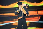 Giọng hát Việt nhí: Quang Anh “xô đổ” tượng đài Tùng Dương Giọng hát Việt nhí: Quang Anh “xô đổ” tượng đài Tùng Dương