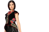 HH Ngọc Hân bí ẩn và quyến rũ trong thời trang từ thổ cẩm người H’Mong HH Ngọc Hân bí ẩn và quyến rũ trong thời trang từ thổ cẩm người H’Mong