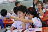 Tiểu PSY về Việt Nam học tiểu học? Tiểu PSY về Việt Nam học tiểu học?
