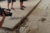 Tè bậy trước nhà, 2 thanh niên bị cụ ông đâm chết Tè bậy trước nhà, 2 thanh niên bị cụ ông đâm chết