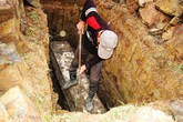 Kì lạ cảnh tượng mang di cốt Khánh "trắng" đi "tắm" sông giữa đêm (Kỳ 2) Kì lạ cảnh tượng mang di cốt Khánh "trắng" đi "tắm" sông giữa đêm (Kỳ 2)
