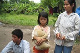 Xót xa cảnh một gia đình bốn thế hệ mù lòa Xót xa cảnh một gia đình bốn thế hệ mù lòa