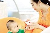 Ca sỹ chuyển giới Lâm Chí Khanh: Không sợ con biết sự thật về mình Ca sỹ chuyển giới Lâm Chí Khanh: Không sợ con biết sự thật về mình