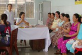 Mở tiệc ăn mừng vì con “âm tính” Mở tiệc ăn mừng vì con “âm tính”