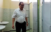 Học sinh ám ảnh bởi nhà vệ sinh trường học Học sinh ám ảnh bởi nhà vệ sinh trường học