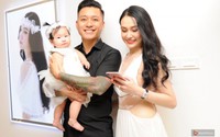 Vợ Tuấn Hưng nhắn chồng: "Càng khó khăn và sóng gió, chúng ta sẽ nắm chặt tay nhau nhé" Vợ Tuấn Hưng nhắn chồng: "Càng khó khăn và sóng gió, chúng ta sẽ nắm chặt tay nhau nhé"