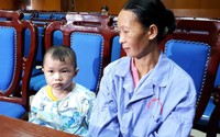 Hình ảnh mới của bé trai dân tộc Nùng bị lở loét, mọc mụn mủ toàn thân Hình ảnh mới của bé trai dân tộc Nùng bị lở loét, mọc mụn mủ toàn thân