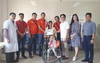 Rơi nước mắt với câu cửa miệng của cô bé ung thư 9 tuổi Rơi nước mắt với câu cửa miệng của cô bé ung thư 9 tuổi