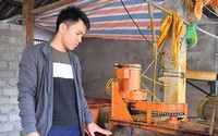 Thầy giáo trẻ về quê chế biến củ nghệ vàng, bỏ túi trăm triệu/năm Thầy giáo trẻ về quê chế biến củ nghệ vàng, bỏ túi trăm triệu/năm