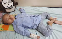 Bé gái 3 tuổi mắc bệnh u não hàng ngày oằn mình chống chịu cơn đau Bé gái 3 tuổi mắc bệnh u não hàng ngày oằn mình chống chịu cơn đau