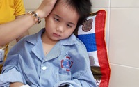 Xót xa bé 8 tuổi mất dần ánh sáng vì u não, bố mẹ không có tiền chạy chữa Xót xa bé 8 tuổi mất dần ánh sáng vì u não, bố mẹ không có tiền chạy chữa