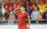 Hình ảnh Bùi Tiến Dũng giơ tay chào kiểu nhà binh lên trang chủ AFC Hình ảnh Bùi Tiến Dũng giơ tay chào kiểu nhà binh lên trang chủ AFC