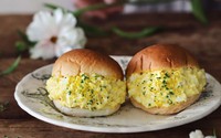 Bánh mì kẹp trứng thì quen lắm rồi nhưng làm thế này thì ngon hơn hẳn Bánh mì kẹp trứng thì quen lắm rồi nhưng làm thế này thì ngon hơn hẳn