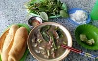 Quán cháo bò 20 năm ăn kèm với bún lạ lẫm Quán cháo bò 20 năm ăn kèm với bún lạ lẫm