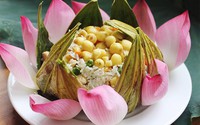 Cơm hấp lá sen thanh mát ngày hè Cơm hấp lá sen thanh mát ngày hè