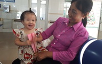 Bé gái 16 tháng tuổi bị ngã vào nồi canh bỏng nặng không thể ngồi giờ ra sao? Bé gái 16 tháng tuổi bị ngã vào nồi canh bỏng nặng không thể ngồi giờ ra sao?
