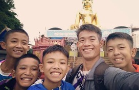 Vụ giải cứu đội bóng nhí "Lợn hoang": 4 bài học xúc động vừa đọc vừa ngẫm Vụ giải cứu đội bóng nhí "Lợn hoang": 4 bài học xúc động vừa đọc vừa ngẫm