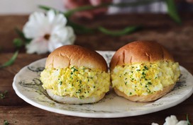 Bánh mì kẹp trứng thì quen lắm rồi nhưng làm thế này thì ngon hơn hẳn Bánh mì kẹp trứng thì quen lắm rồi nhưng làm thế này thì ngon hơn hẳn