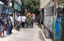 Tường nhà đổ sập vùi lấp khiến bé gái 8 tuổi tử vong Tường nhà đổ sập vùi lấp khiến bé gái 8 tuổi tử vong