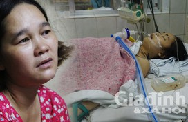 "Mẹ ơi! Cứu con với!" "Mẹ ơi! Cứu con với!"