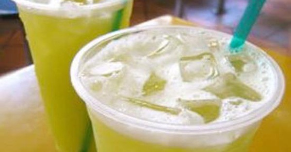  4 nhóm người được khuyên tuyệt đối không nên uống nước mía dù có thích mê
