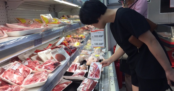 Giá thịt lợn trong nước cao, người nội trợ chuyển hướng dùng hàng ngoại nhập