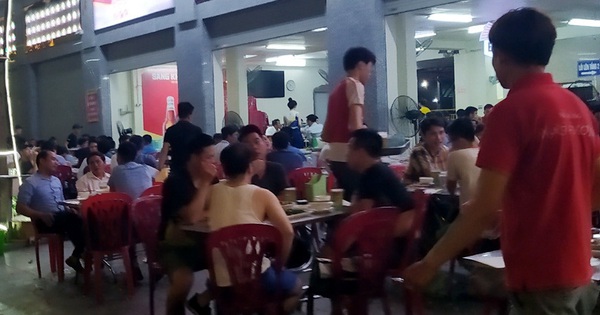  Nắng nóng, hàng loạt quán bia hơi tại Hà Nội đông nghịt khách sau dịch COVID-19
