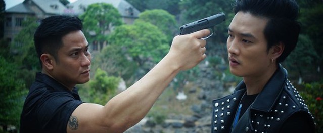 Minh Tiệp: 'Tất cả súng trong Quỳnh búp bê đều là thật' Minh Tiệp: 'Tất cả súng trong Quỳnh búp bê đều là thật'