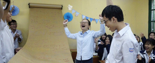 Tò mò với bảng công thức hóa học dài như “Chiếu dời đô” ở Hải Phòng Tò mò với bảng công thức hóa học dài như “Chiếu dời đô” ở Hải Phòng