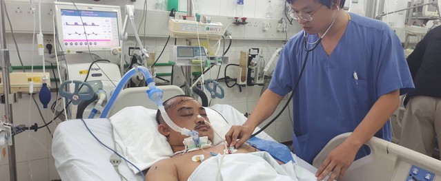 Vợ vừa sinh con, chồng bị TNGT hôn mê bất động Vợ vừa sinh con, chồng bị TNGT hôn mê bất động