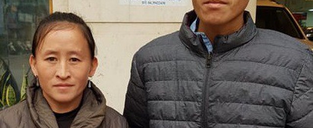 Báo Gia đình và Xã hội trao quà cho chàng trai dân tộc hỏng 1 mắt, chỉ có 20 triệu đồng về Hà Nội mổ tim Báo Gia đình và Xã hội trao quà cho chàng trai dân tộc hỏng 1 mắt, chỉ có 20 triệu đồng về Hà Nội mổ tim