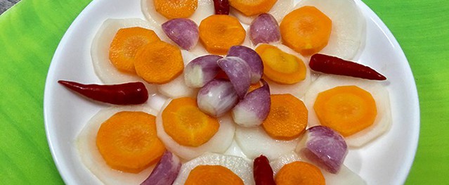 Dưa củ ngâm chua ngọt - món ăn giải ngấy sau kỳ nghỉ lễ Dưa củ ngâm chua ngọt - món ăn giải ngấy sau kỳ nghỉ lễ