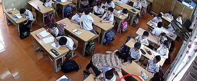 Cô giáo tát, đánh học sinh liên tiếp vì bệnh thành tích? Cô giáo tát, đánh học sinh liên tiếp vì bệnh thành tích?