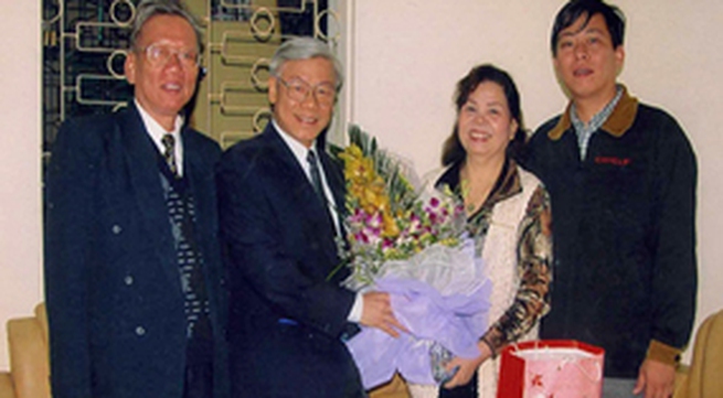 Image result for thư thÄm há»i cô giáo há»i còn dạy tiá»u há»c cá»§a nguyen phu trong