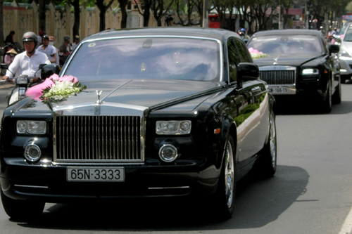 Siêu xe Roll Roys đại gia Diệu Hiền bán rao chợ xe cũ