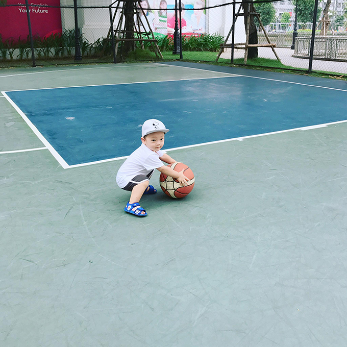 Ly 'Kute' khoe ảnh con trai 'quậy' ở sân bóng rổ Ly 'Kute' Khoe Ảnh Con Trai 'Quậy' Ở Sân Bóng Rổ