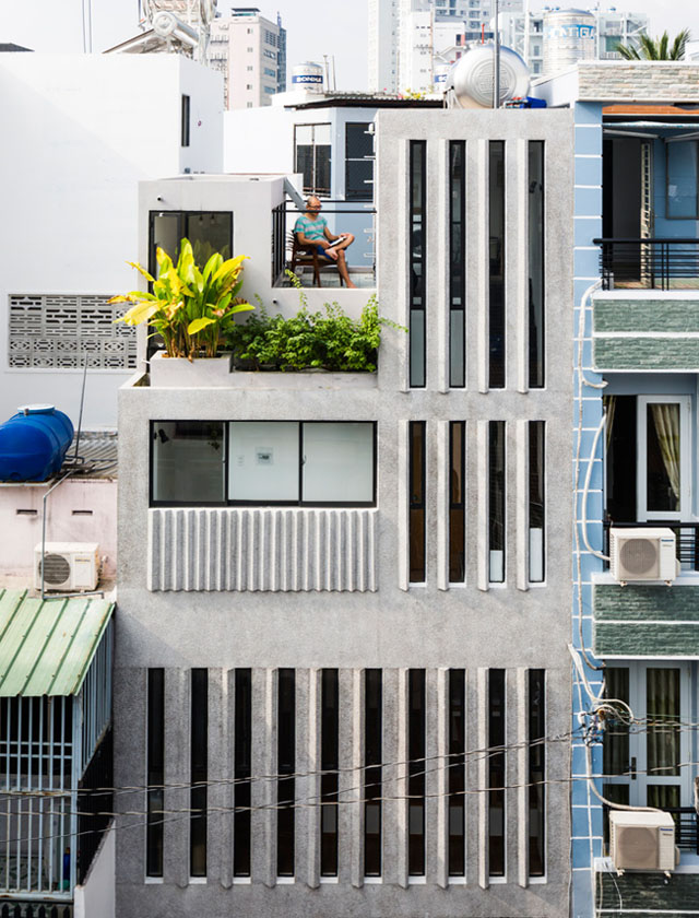 photo 0 1505447812374 - Căn nhà chỉ 18m² của vợ chồng Việt gây bất ngờ vì thiết kế quá thông minh