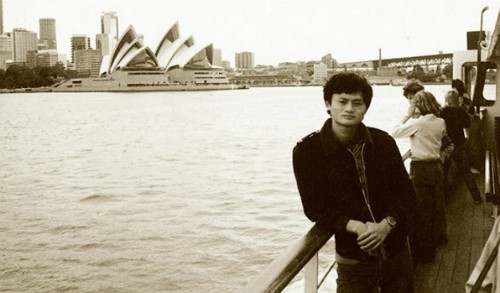 Jack Ma tại Sydney năm 1985. Ông đã bị Australia từ chối cấp visa thăm bạn tới 7 lần trước khi lên đường, do chỉ có chính sách cấp visa cho các học giả, quan chức và sinh viên Trung Quốc vào thời điểm đó. Ảnh: AFR.