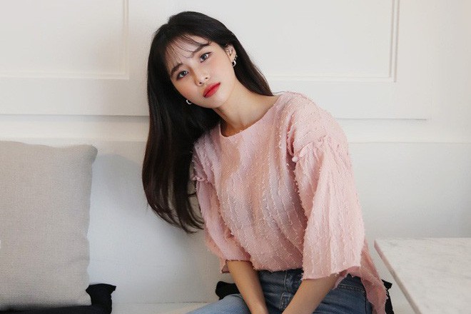 Nếu muốn vừa nữ tính lại trẻ trung như Song Hye Kyo, Phạm Băng Băng… thì đây là 5 items màu hồng mà bạn cần
