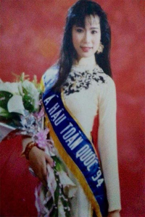 Tôi đi thi hoa hậu vì giải thưởng hấp dẫn quá- Á hậu Trịnh Kim Chi thành thật chia sẻ.