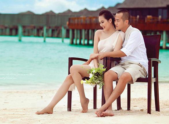 “Gái hai con” Phạm Ngọc Thạch diện bikini khoe vóc dáng gợi cảm trên biển