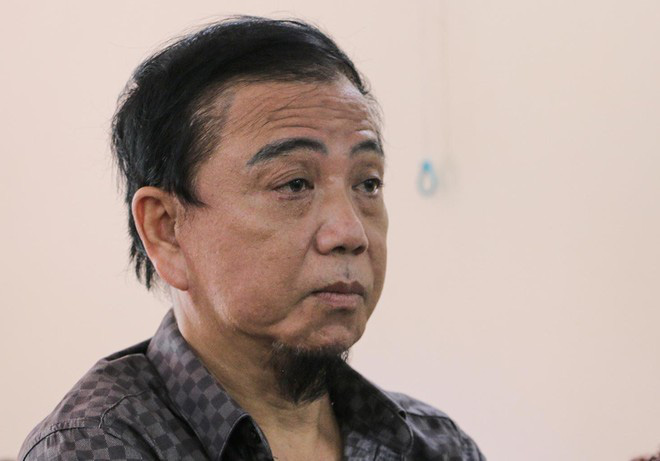 Nghệ sĩ Hồng Tơ xin mức phạt nhẹ nhất vì 'cha già con mọn'