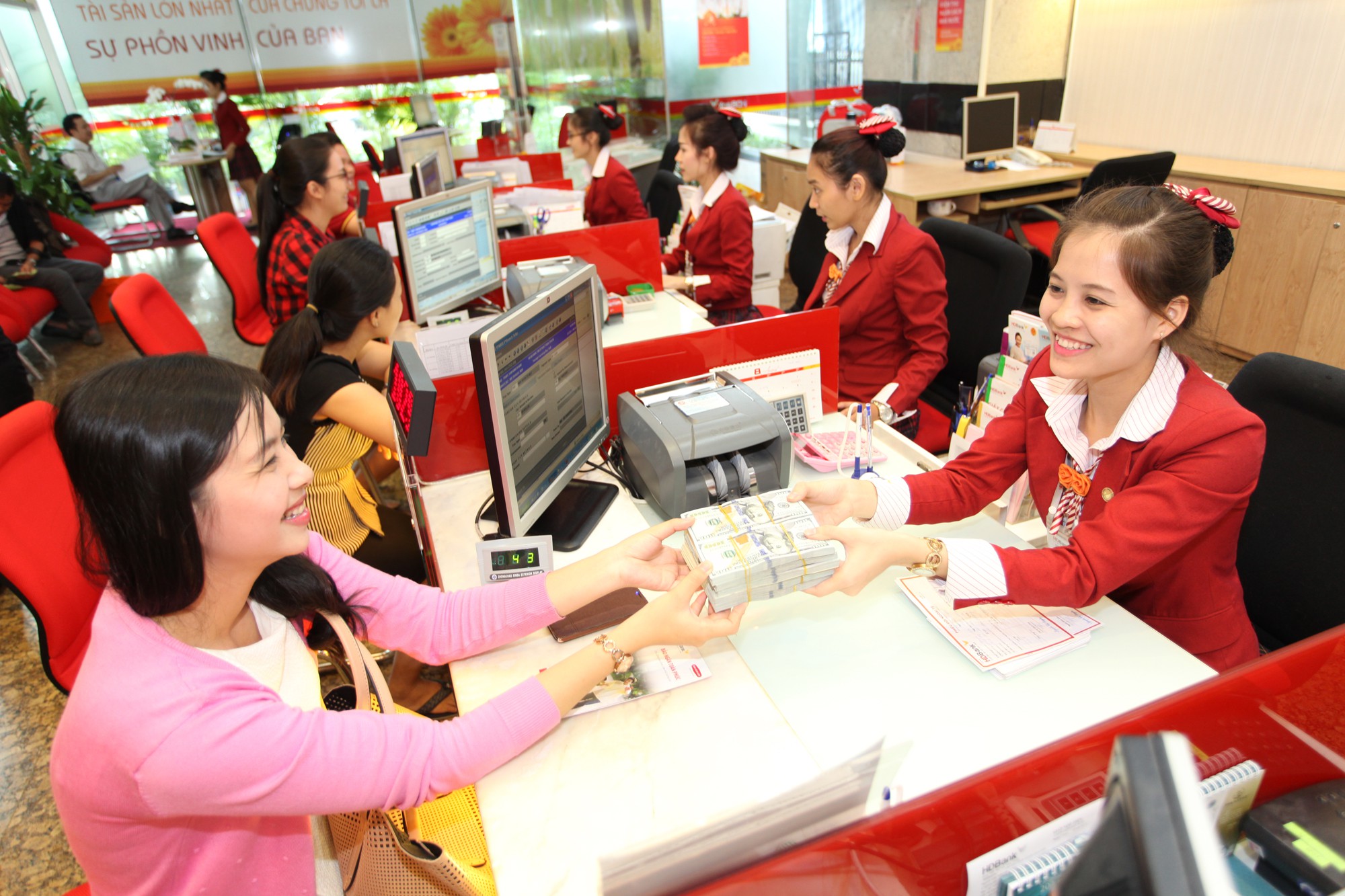 Dùng thẻ HDBank được ngay ưu đãi với sinh nhật 7 tuổi Lazada