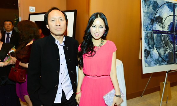 Ca sĩ Hà Phương và chồng tỷ phú lo toàn bộ chi phí đưa thi hài nghệ sĩ Anh Vũ về Việt Nam